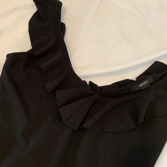 Forever 21 V Neck and Back Black Ruffled Bodysuit Size S - Picture 3 of 5